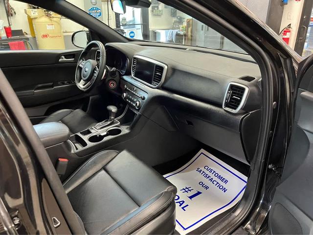 Photo of 2022 Black Cherry Kia Sportage