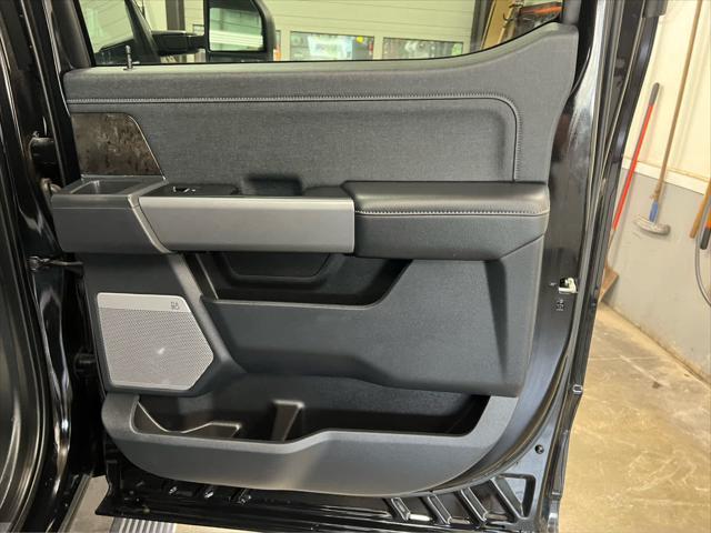 Photo of 2024 Agate Black Metallic Ford F-250
