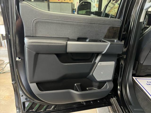 Photo of 2024 Agate Black Metallic Ford F-250