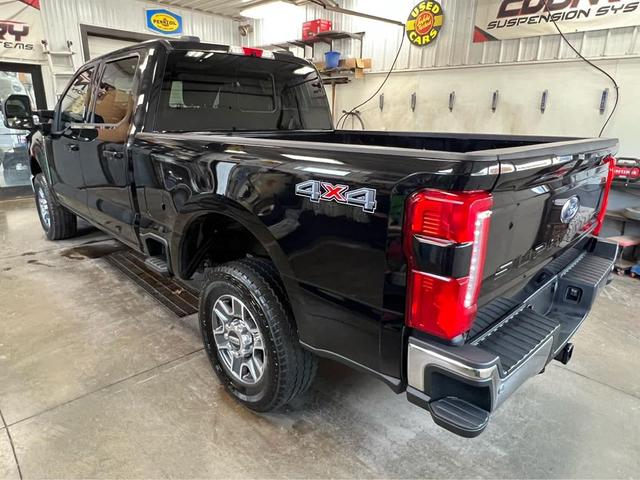 Photo of 2024 Agate Black Metallic Ford F-250