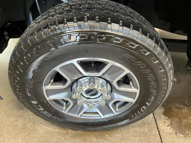 Photo of 2024 Agate Black Metallic Ford F-250