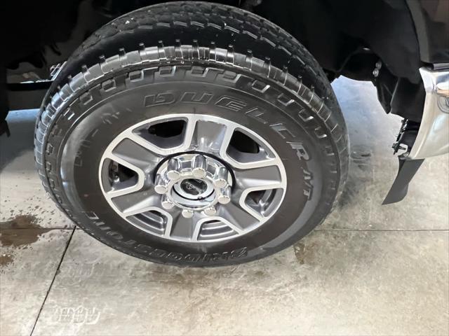 Photo of 2024 Agate Black Metallic Ford F-250