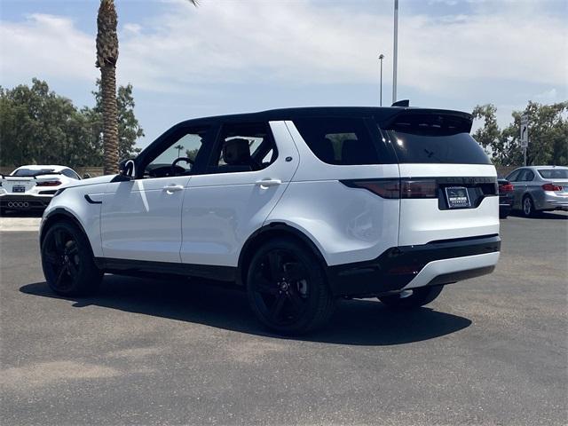 Photo of 2025 Fuji White Land Rover Discovery