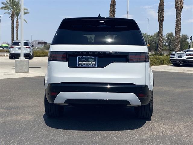 Photo of 2025 Fuji White Land Rover Discovery