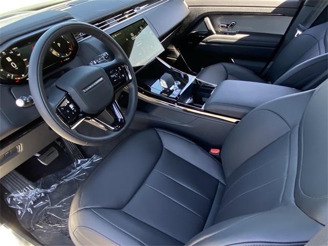 Photo of 2025 Fuji White Land Rover Range Rover Sport