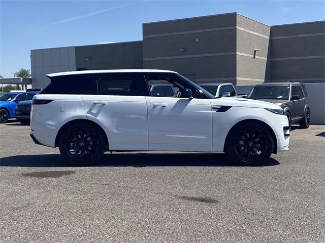 Photo of 2025 Fuji White Land Rover Range Rover Sport