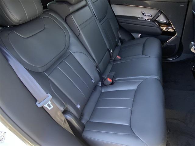 Photo of 2025 Fuji White Land Rover Range Rover Sport