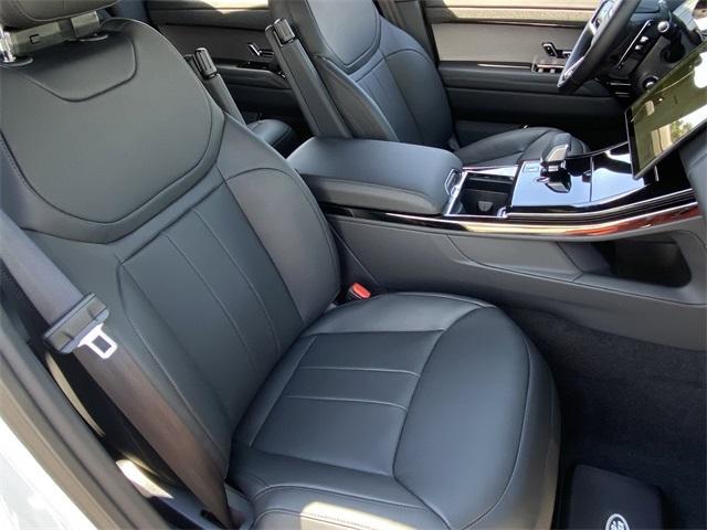 Photo of 2025 Fuji White Land Rover Range Rover Sport