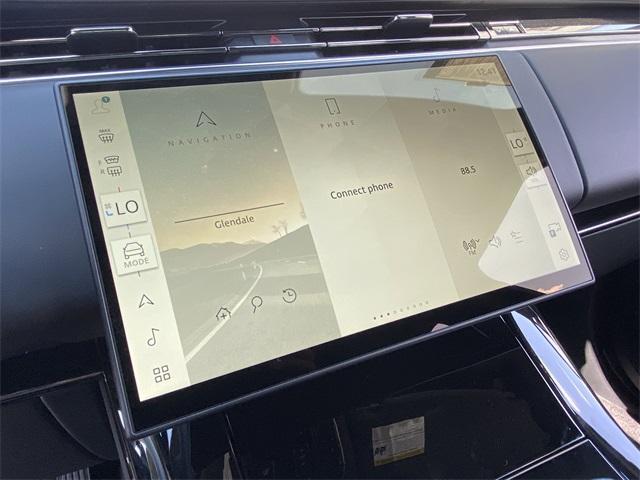 Photo of 2025 Fuji White Land Rover Range Rover Sport
