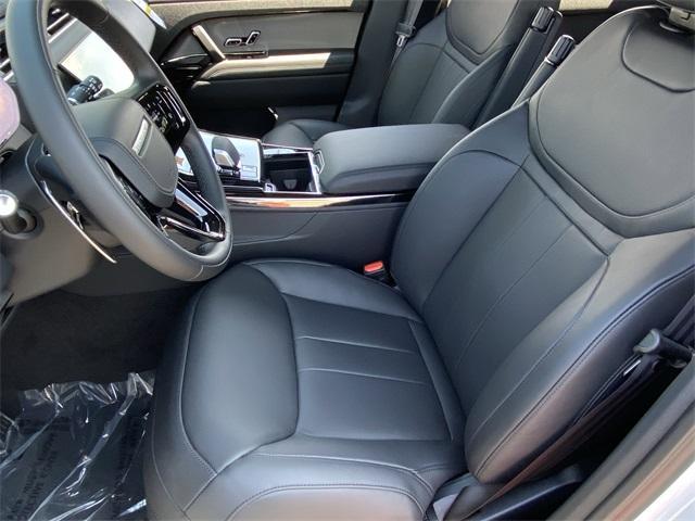 Photo of 2025 Fuji White Land Rover Range Rover Sport