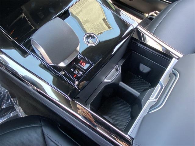 Photo of 2025 Fuji White Land Rover Range Rover Sport