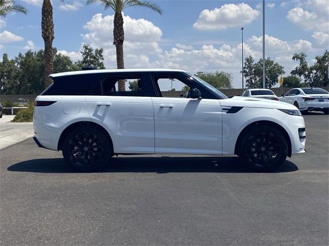 Photo of 2025 Fuji White Land Rover Range Rover Sport