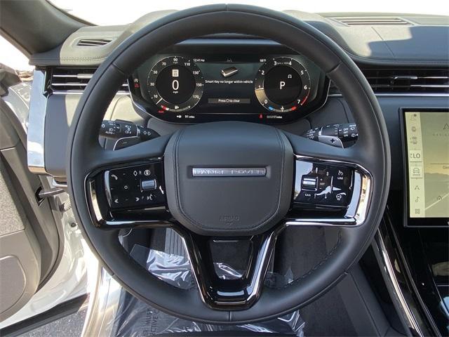 Photo of 2025 Fuji White Land Rover Range Rover Sport
