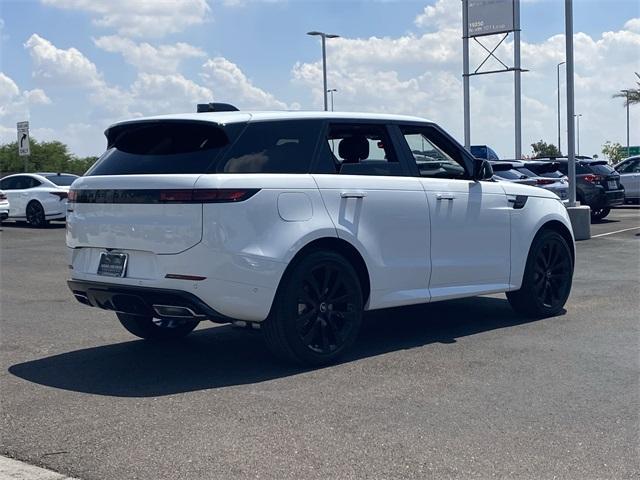 Photo of 2025 Fuji White Land Rover Range Rover Sport