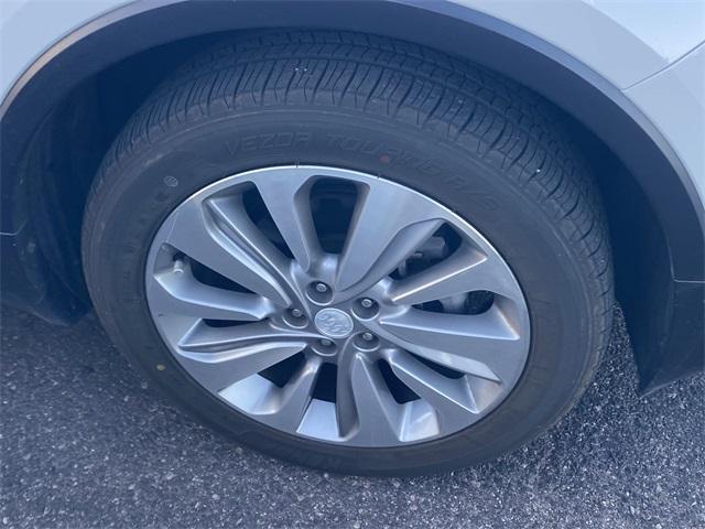 Photo of 2018 Summit White Buick Encore
