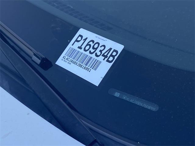 Photo of 2018 Summit White Buick Encore
