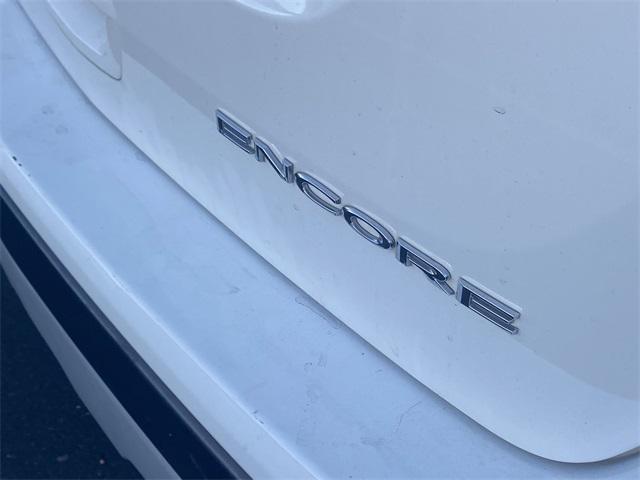 Photo of 2018 Summit White Buick Encore