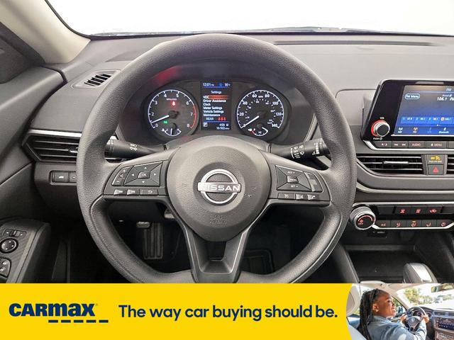 Photo of 2024 White Nissan Altima