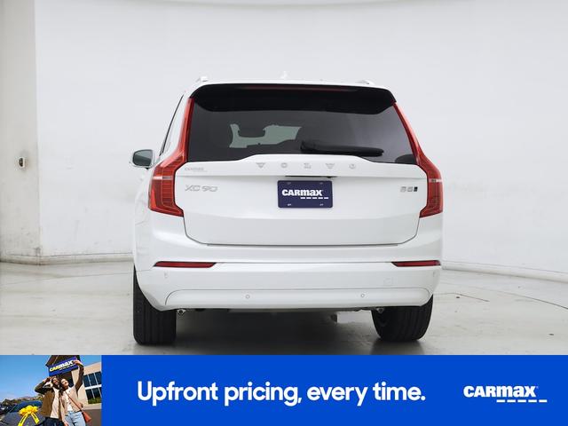 Photo of 2023 White Volvo XC90