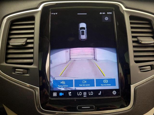 Photo of 2023 White Volvo XC90