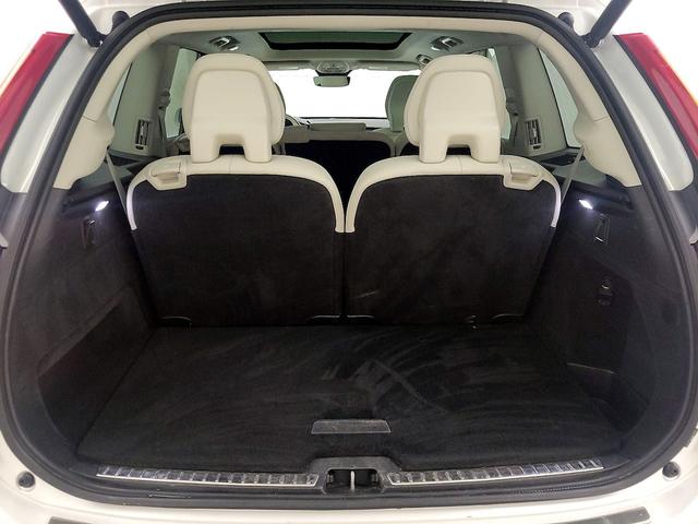 Photo of 2023 White Volvo XC90