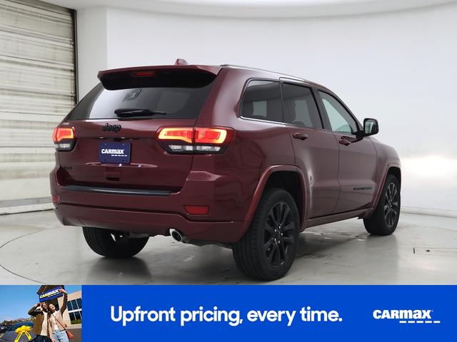 Photo of 2018 Red Jeep Grand Cherokee
