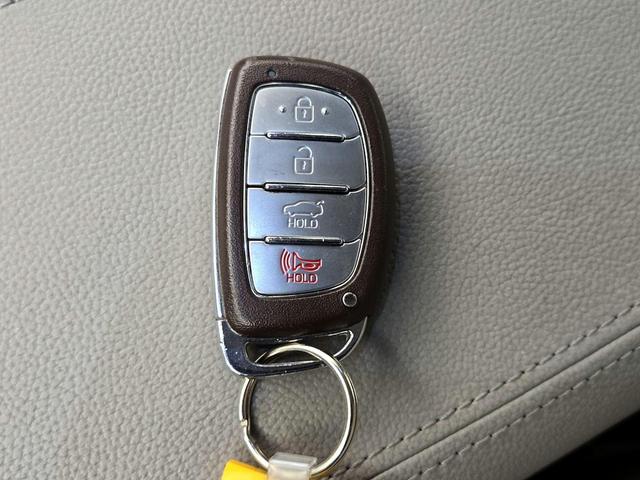 Photo of 2016 Silver Hyundai SONATA