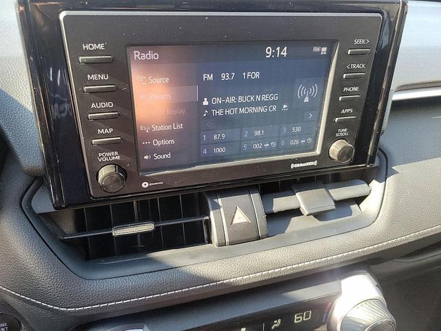 Photo of 2021 White Toyota RAV4