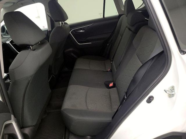 Photo of 2021 White Toyota RAV4
