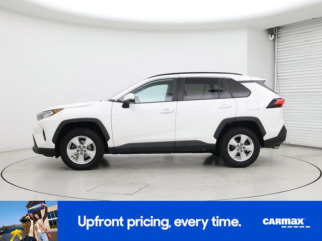 Photo of 2021 White Toyota RAV4