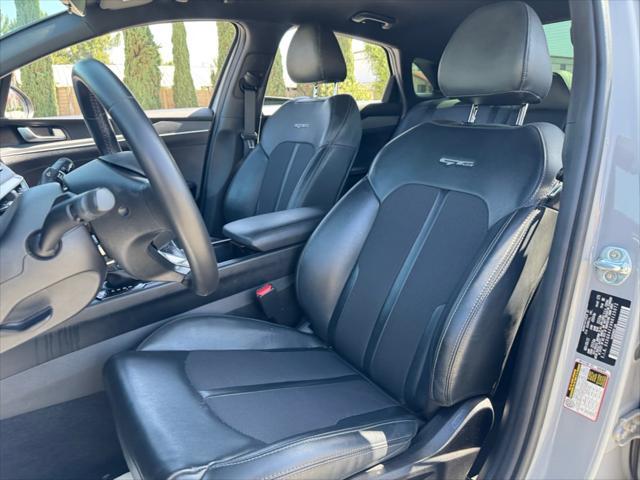 Photo of 2022 Wolf Gray Kia K5