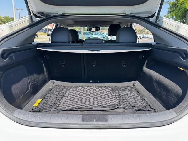 Photo of 2017 Ceramic White Hyundai IONIQ EV