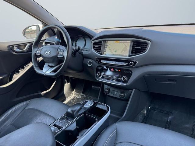 Photo of 2017 Ceramic White Hyundai IONIQ EV