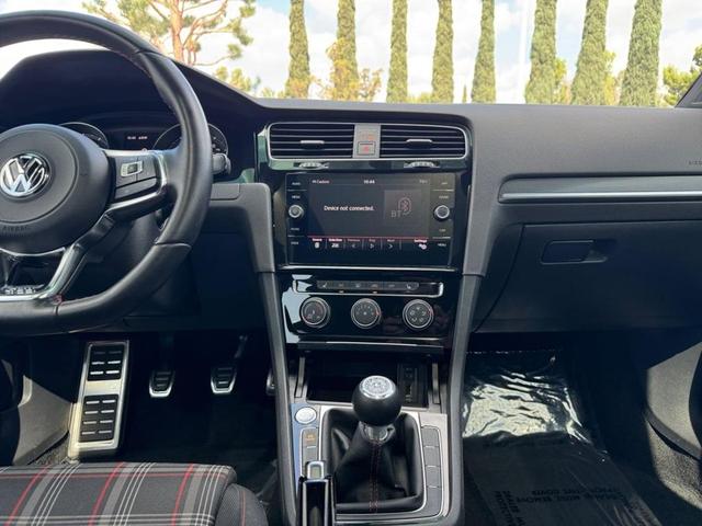 Photo of 2018 Pure White Volkswagen Golf GTI