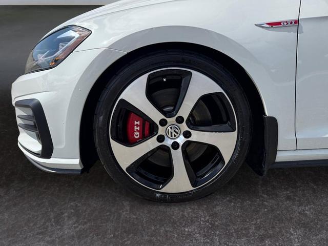 Photo of 2018 Pure White Volkswagen Golf GTI