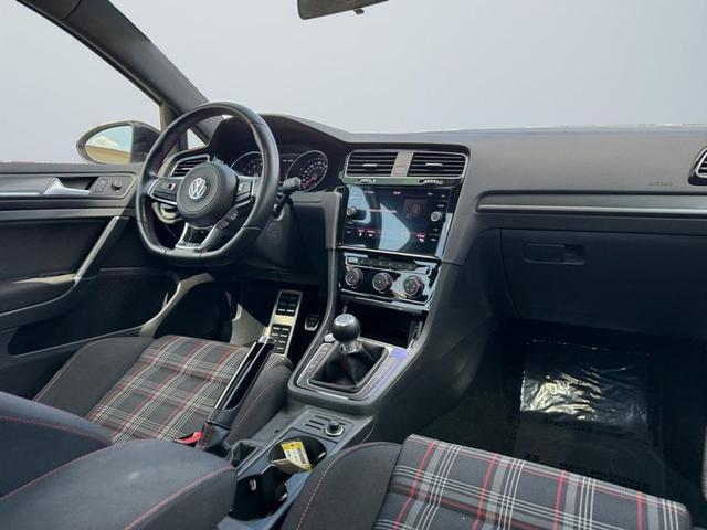 Photo of 2018 Pure White Volkswagen Golf GTI