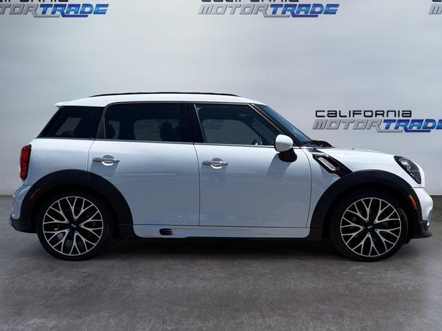 Photo of 2016 Light White MINI Countryman