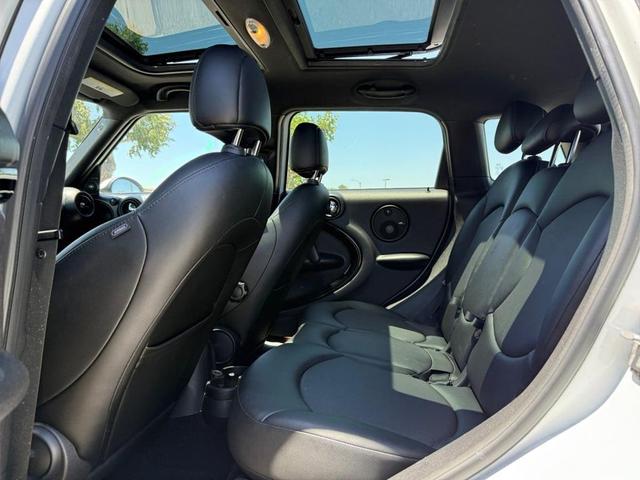 Photo of 2016 Light White MINI Countryman