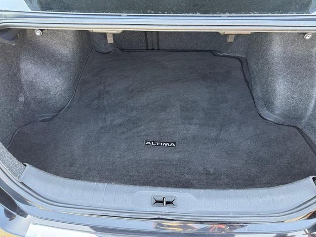Photo of 2020 Super Black Nissan Altima
