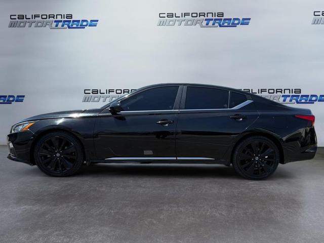 Photo of 2020 Super Black Nissan Altima