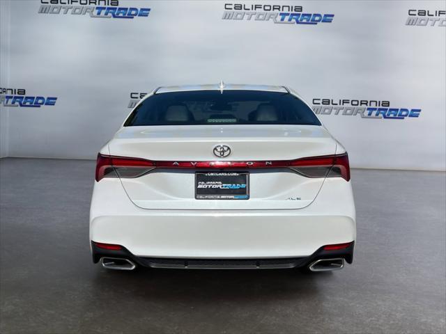 Photo of 2022 Wind Chill Pearl Toyota Avalon