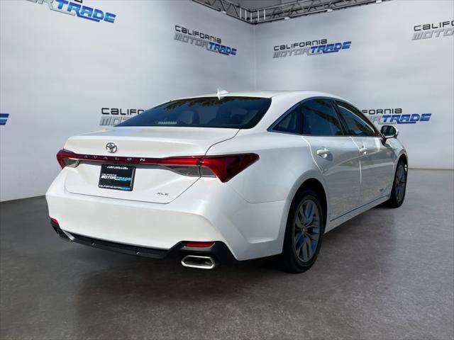 Photo of 2022 Wind Chill Pearl Toyota Avalon
