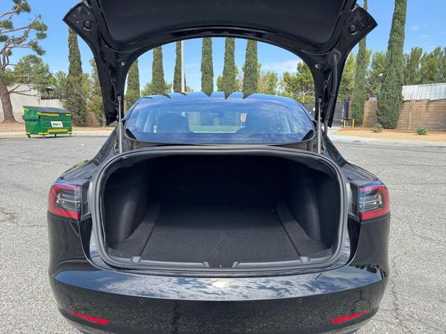 Photo of 2019 Solid Black Tesla Model 3