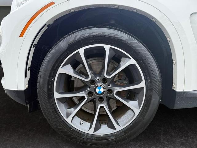 Photo of 2018 Alpine White BMW X5