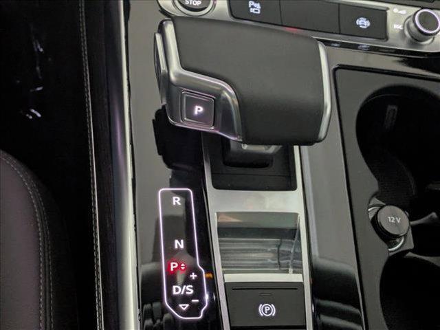 Photo of 2025 Waitomo Blue Metallic Audi Q7