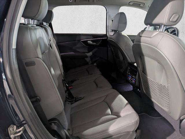 Photo of 2025 Waitomo Blue Metallic Audi Q7