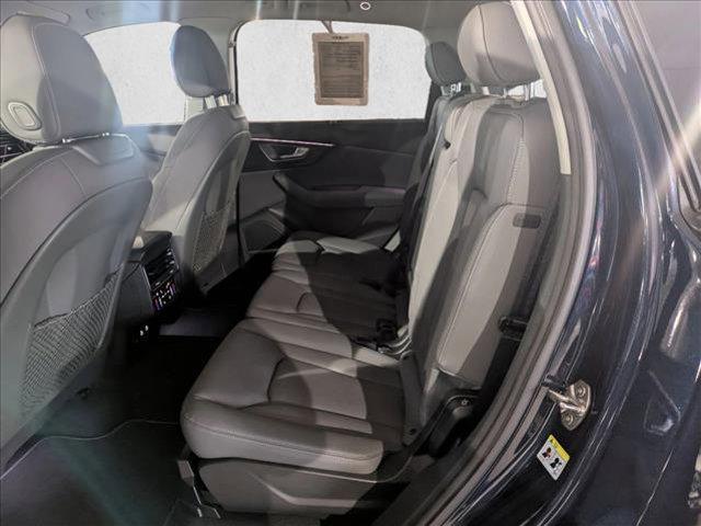 Photo of 2025 Waitomo Blue Metallic Audi Q7