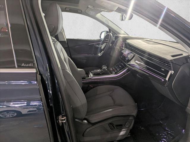Photo of 2025 Waitomo Blue Metallic Audi Q7