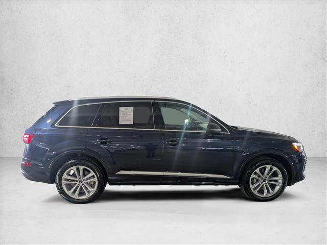 Photo of 2025 Waitomo Blue Metallic Audi Q7