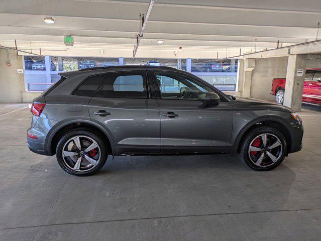 Photo of 2024 Daytona Gray Pearl Effect Audi Q5